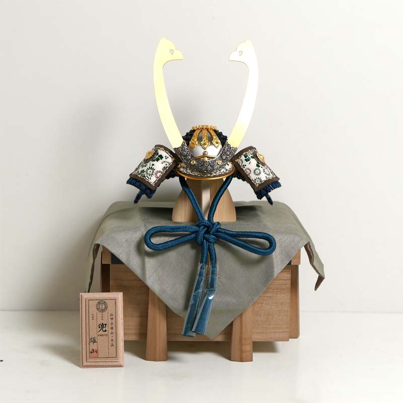 武蔵秀峰作　合せ鉢指月城15号　兜　五月人形 武士の兜と刀 楽天市場】五月人形 兜 兜飾り 鎧 鎧飾り 鎧兜 上杉謙信 5月人形