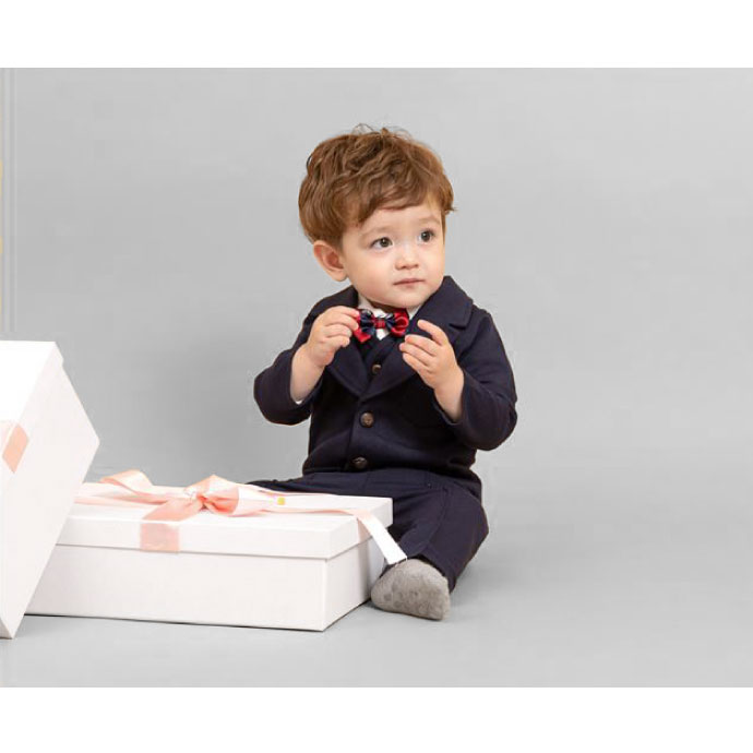 おむつケーキ 男の子 出産祝い かっこいい タキシード付き おしゃれ クール ベビーシャワー かっこいい ベビーギフト ベビーギフト クール タキシード付き クラシックスーツ オムツケーキ オムツケーキの店 ベビーアルテ出産祝いやお誕生日にぴったり かっこいい