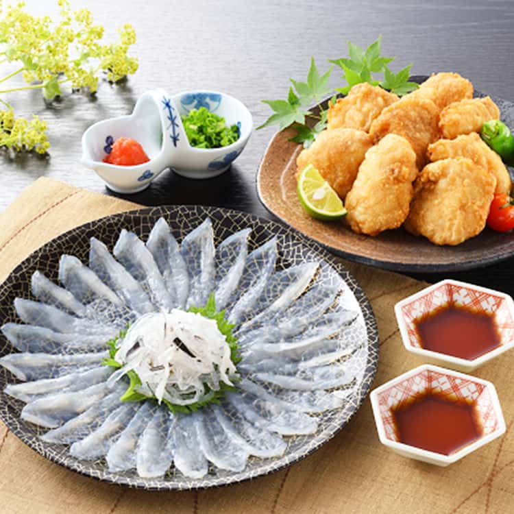 【ポイント2倍！マラソン期間中！】 とらふぐ刺身 まふぐ唐揚セット 養殖とらふぐ刺身と天然まふぐの唐揚の詰合せです とらふぐならではの刺身の食感とあっさりとした唐揚げの旨みをお楽しみいただけます ご進物 ギフト 贈り物に