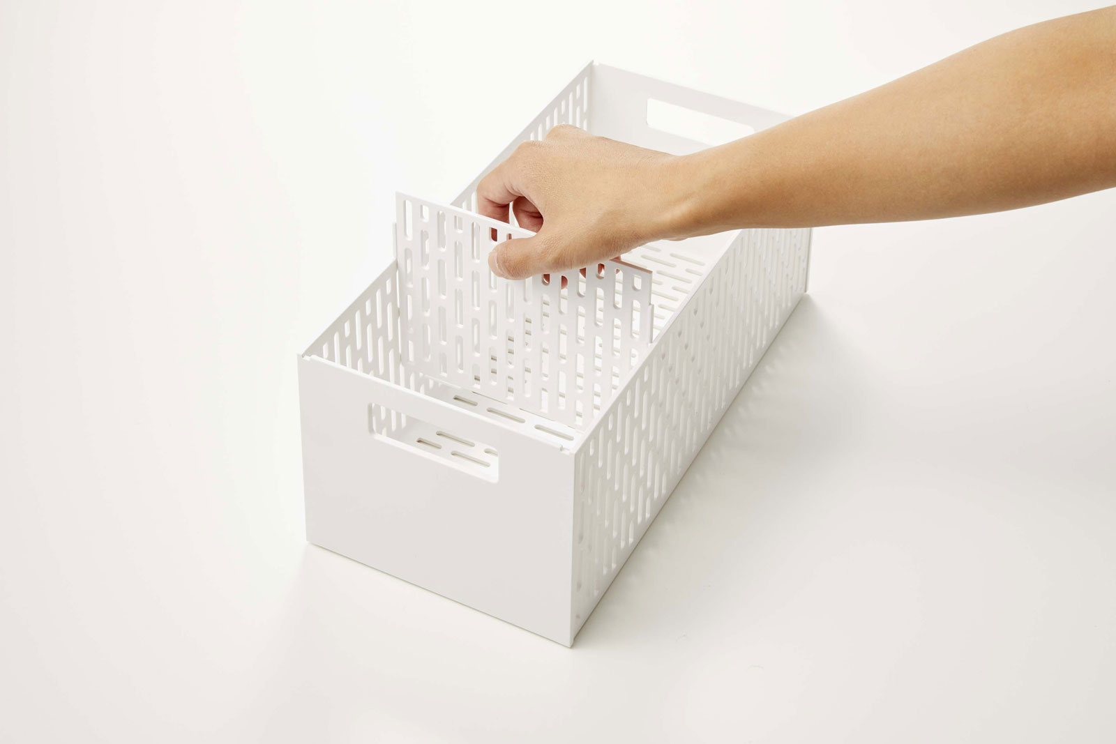 楽天市場 野菜ストッカー Yamazaki Tower ベジタブルストッカー おしゃれに野菜を保存する スタッキング対応 可動式仕切り 根菜 野菜かご 山崎実業 タワー ホワイト Back