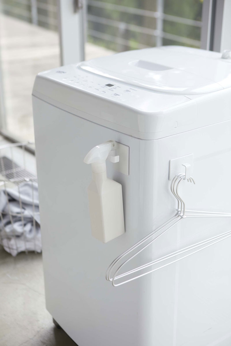 楽天市場 マグネットフック Yamazaki Tower マグネットスプレーフック 2個組 洗濯機や冷蔵庫横にマグネットフック 掃除用具 洗濯機横収納 コンパクト キッチン収納 スプレー収納 山崎実業 タワー ホワイト Back