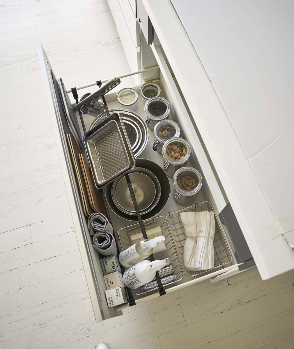 楽天市場 キッチン収納 Yamazaki Tower シンク下伸縮鍋蓋収納バーセット シンク下をスッキリ整理整頓 キッチン 整理整頓 収納ラック 山崎実業 タワー ブラック Back