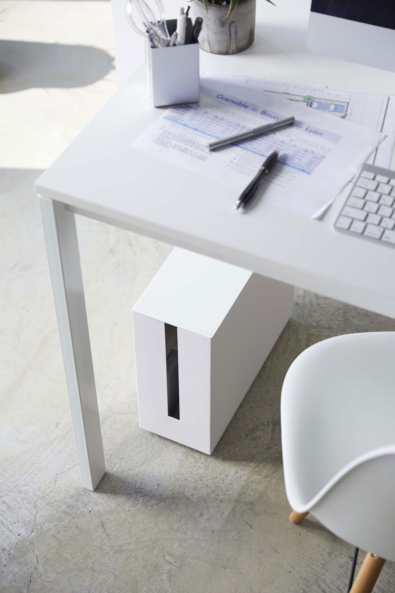 山崎実業のtower タワー 送料無料 おしゃれ スチール製 ホワイトインテリア 寝具 収納 ケーブル収納ケース キャスター付きケーブル収納ラック 白黒 キャスター付きケーブル収納ラック 山崎実業 ケーブル コード類をスッキリ収納 シンプルがおしゃれ Tower