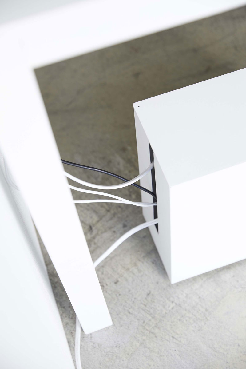 山崎実業のtower タワー 送料無料 おしゃれ スチール製 ホワイトインテリア 寝具 収納 ケーブル収納ケース キャスター付きケーブル収納ラック 白黒 キャスター付きケーブル収納ラック 山崎実業 ケーブル コード類をスッキリ収納 シンプルがおしゃれ Tower