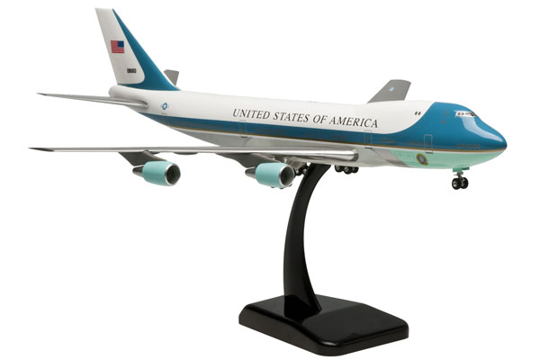 ホーガンウィングス 1/200 B747-200 アメリカ大統領専用機 エアフォースワン 28000 (2049GA) 通販 プレゼント ギフト 飛行機 航空機 半完成品 模型