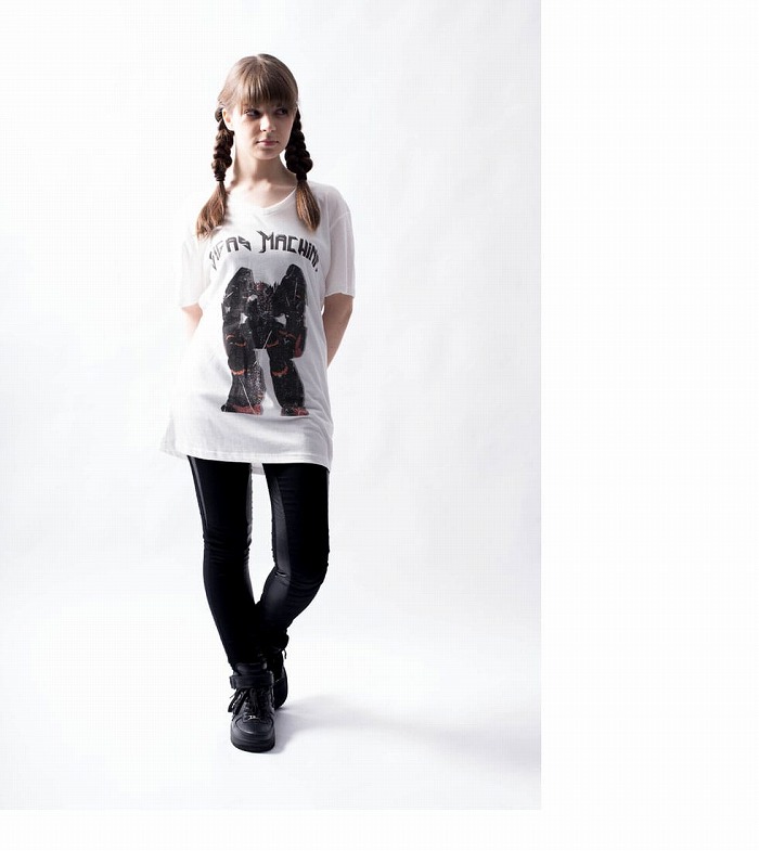 楽天市場 Backside Of Tokyo バックサイドオブトーキョー Re Creators レクリエイターズ 鹿屋瑠偉 ギガスマキナ Tシャツ 無限神機モノマギア メテオラ アルタイル 魔法陣 トップス クルーネック 半袖 プリント カットソー メカ バックサイドオブトーキョー