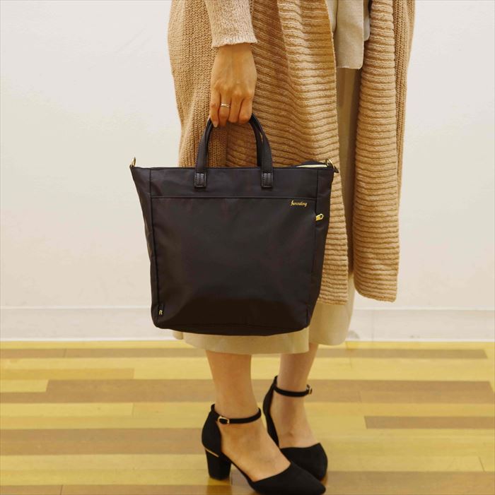 楽天市場 Rootote ショルダーバッグ ルートート 通販 レディース おしゃれ ブランド かわいい 軽量 軽い ママバッグ マザーズバッグ メンズ ブラック 黒 シンプル 無地 ブラック 黒 2way トートバッグ Backyard Family ママタウン