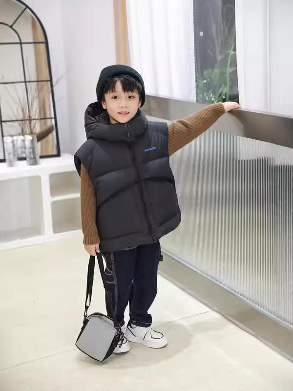 ダウンベスト 男の子用 秋冬 子供服 中大サイズ 厚手 暖か 外着 羽毛入り おしゃれ 軽量 伸縮性 通学 普段使い 保暖 ソフト素材