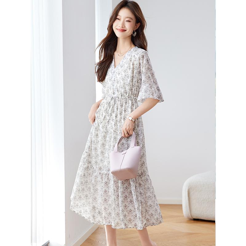シフォン御召しもの 衣装 レディース V素っ首 花柄 半袖 シフォン衣装 成人女性 夏 2025 膝上 ハイエンド ロング スコート 軽さ ラグジュアリー