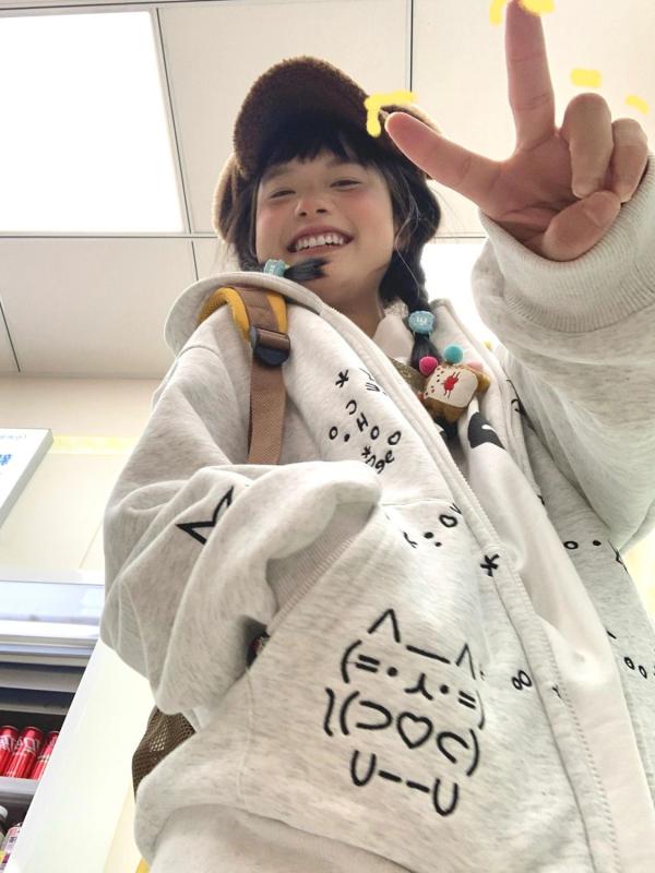 秋冬 レディース かわいい ・柑通刺繍 フード付き ジップアップ パーカー ゆったり カジュアル 裏起毛 暖か スウェット フィット 長袖 トップスx2