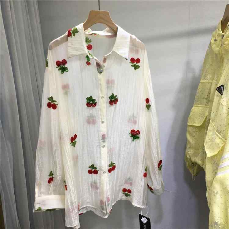 ゆったり 体型カバー 大人かわいい カジュアルシャツ 上品 花柄 シャツ　トップス　レディース の 品々 重厚な 刺繍の シャツ レディース 年齢を 減らす 桜の 立体的な 花の 柔らかい 絹のような ゆったり ミドル 丈の 日焼け防止 夏｜バランスケア　店