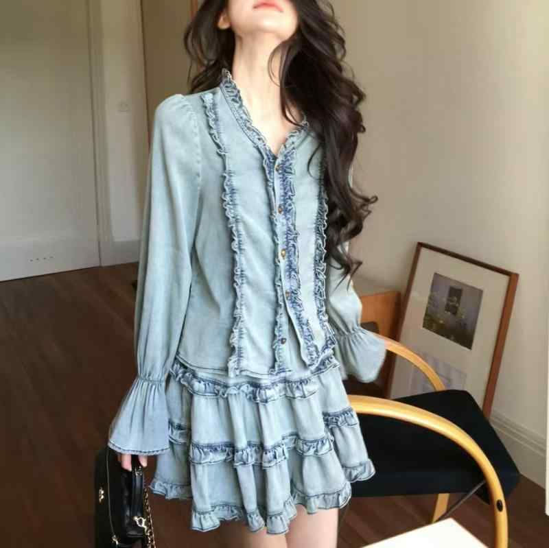 セットアップ レディース Vネック レトロで 感の 女性 2025 春 v ネックの 木の 耳元の デニムの シャツ 上着の 百 タックの スカートの 2つの セットの 服