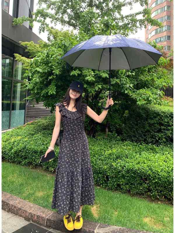 ワンピース レディース Vネック ノースリーブ 小花柄 フレンチレトロ ミディ丈 Aライン コットン ハイウエスト フリル スタイルアップ 高級感 春夏 カジュアル デイリー