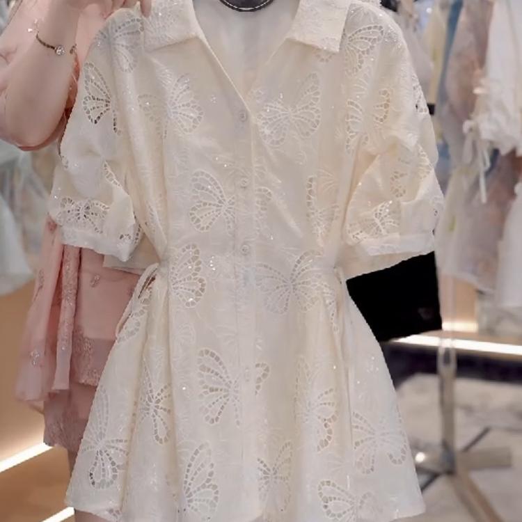 レディース 女性用 トップス カットソー ブラウス 半袖 ショートスリーブ 風 夏 サマー 春夏 透かし彫り カットアウト シースルー バタフライ 蝶 ウエストマーク ウエストシェイプ 細見え 高級感 上品 エレガント きれいめ