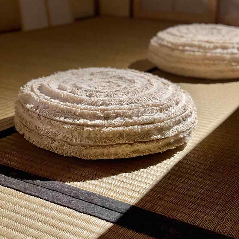 パステル色の 今めかしい さらさら 好いたらしい 寝椅子 押しかぶせる 座布団 自動小銃 詰め直す 式 洗い濯ぎ 機 洗いもの 能力のある 皮膚軟化剤 わび さび ボヘミアン 表現スタイル 綿織物 畳 座布団 布団 腰かけ フットレスト