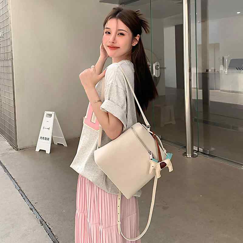 成人女性 可愛らしい背嚢 韓国 オシャレ 背嚢 レディース 今めかしい可愛らしい URloro 晩ご飯 ボックス席 御徒面子 LP うしろ側 容器に並べる 成人女性 2024 ホンブルグ帽なめし革大静電容量 流行り物 ハイエンド ショルダーバック