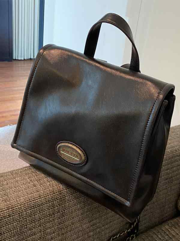 成人女性 可愛らしい背嚢 韓国 オシャレ 背嚢 レディース 今めかしい可愛らしい Sheldonbag レディース 2024 韓国 はたご屋 秋冬 レトロ 角帽 うしろ側 容器に並べる