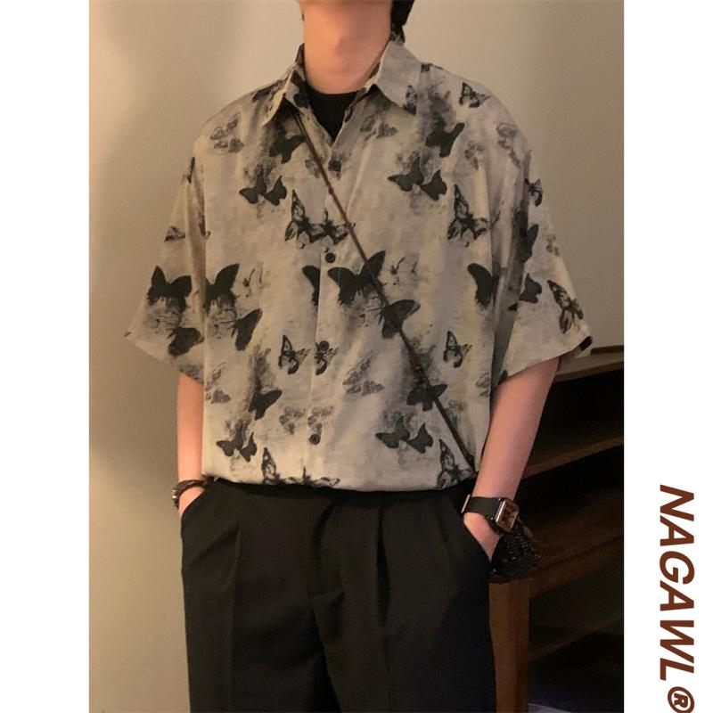 スタイリッシュ カジュアル おしゃれ レトロ 半袖シャツ　メンズ　花柄 Nagawl 2025 夏の アメリカ レトロ カップルの 蝶の プリント 半袖 シャツ トップス メンズ レディースの