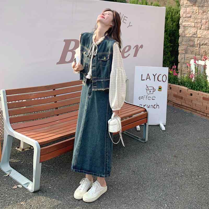 セットアップ 大人 上品 高級 おしゃれ デニム　スタイル　レディース　 フランスの レトロ タッセル デニムベスト シャツ ハイウエスト スカート スリーピーススーツ 2025 ユニークな 美しい 早春 スーツ