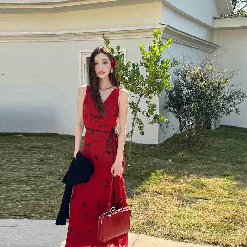 オシャレ 可愛らしい 韓国 ノースリーブ 衣装 スコート 御召しもの ノースリーブ 向こう見ず 布 QBD 夏の レトロ 真っ赤 シフォンスコート か細い V素っ首 ご機嫌酉の方角 御召しもの モップ ロング スコート 記念日