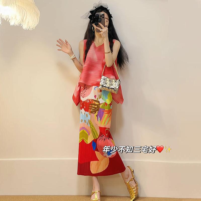 かわいい おしゃれ ふんわり 着やせ レディース　スカート　カジュアル プリーツ 赤 グラデーション ノースリーブ トップ レディース 夏の ストリート 年齢を 軽減 する スカート 小柄な 人が 背を 高く 見せる ファッション スーツ