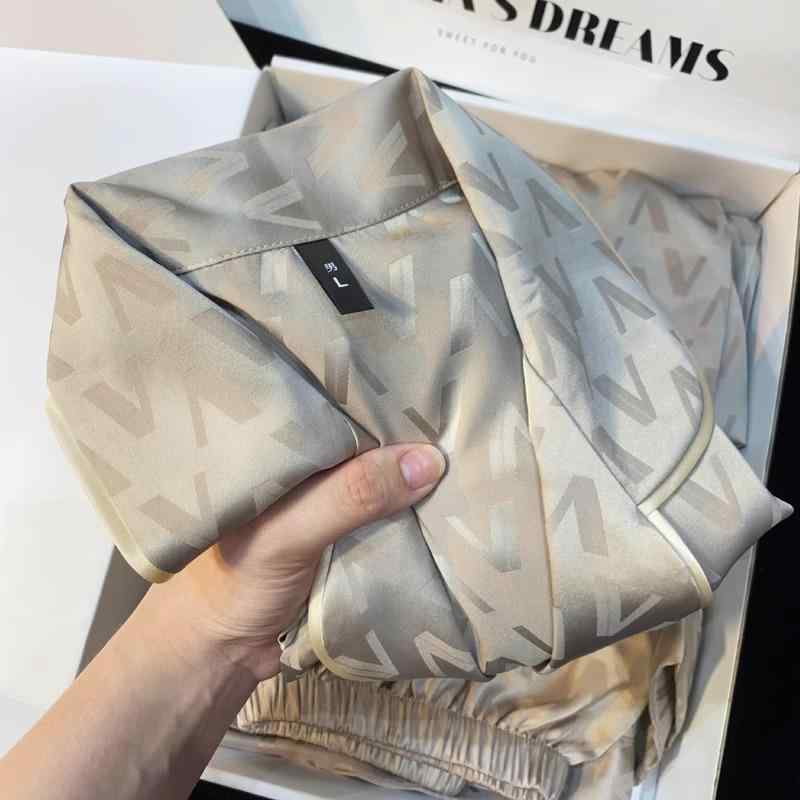 おしゃれ 肌に優しい 快適 ルームウェア メンズ　パジャマ　上下 猫 凧 高級 シルクパジャマ メンズ 春秋 長袖 桑 絹 夏 ホームウェア ギフト ボックス セット