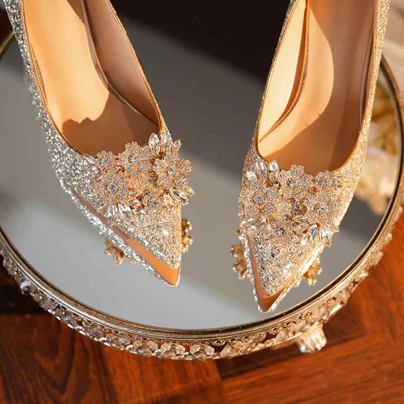 御芽出度 シューズ 御芽出度 パンプス キラキラ ハイヒール シューズ レディース 三鞭酒 水晶 御芽出度御芽出度 シューズ 2025新 表現スタイルは 足を 疲れさせず 御芽出度お召しものや スティレット 踵と 集まりに 着付ける できます