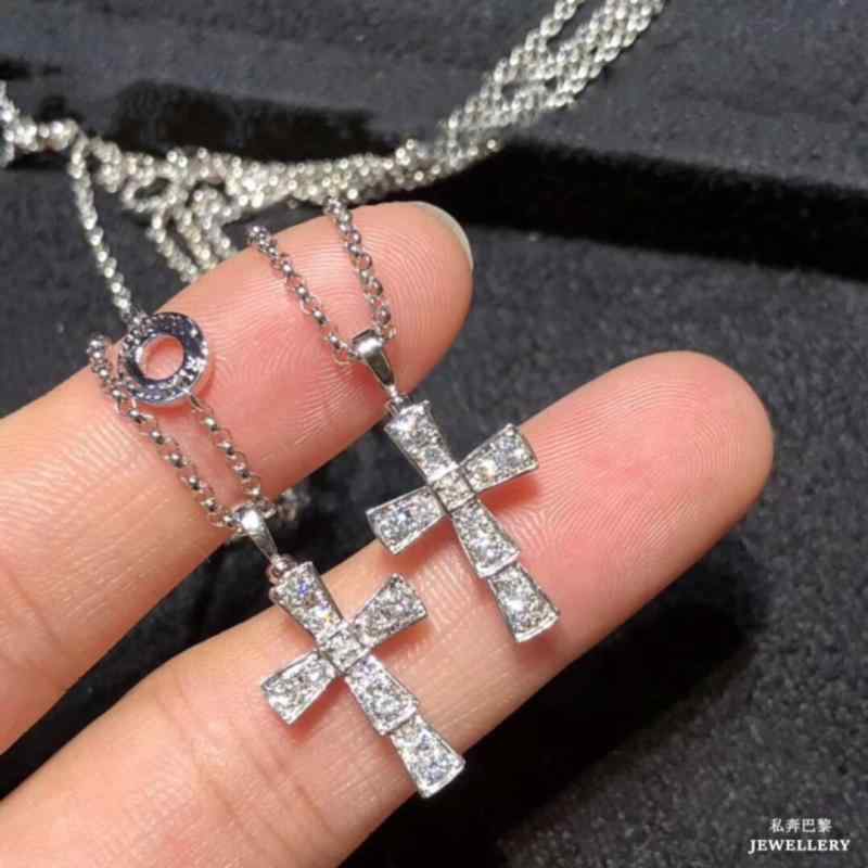 男女兼用 普段使い デイリー 華奢 かわいい ネックレス　十字架　クロス 18 K ゴールド スネーク ボーン クロス ネックレス ローズ プラチナ 鎖骨 スター リング シルバー ラインストーン モ アッサ ナイト 男女 カップル