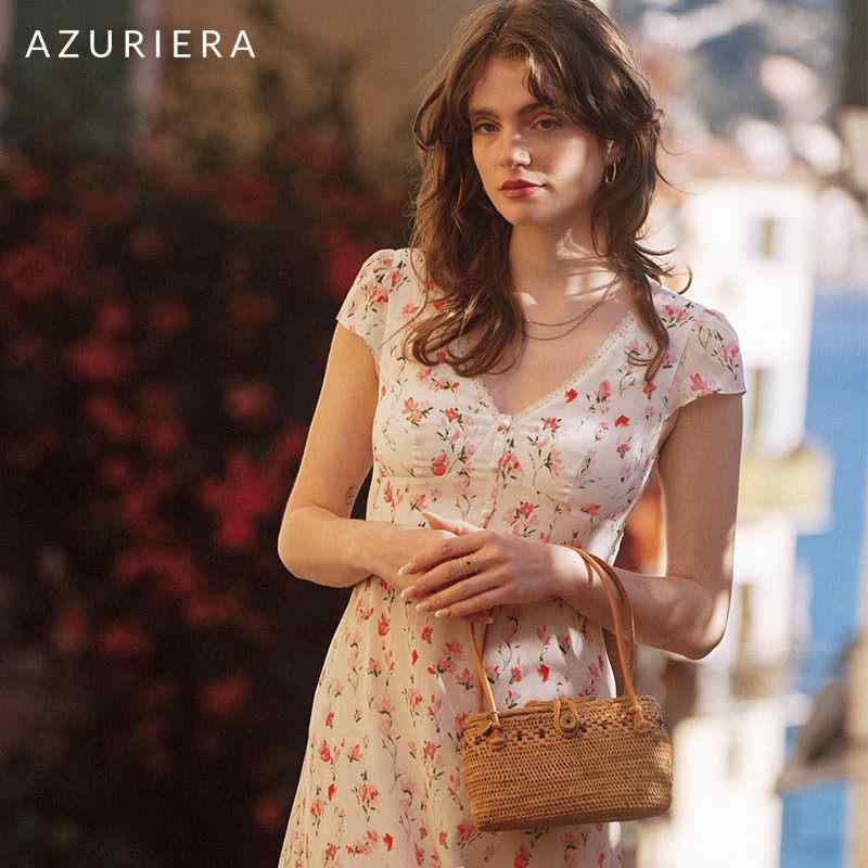 上品 エレガント 贅沢 美シルエット レディース　シャツ　レース AZURIERA フランス製 シルクドレス。 柔らかい ピンクの バラの プリント。 Vネックの レース 背中が 開いていて 優しく ロマンチック。