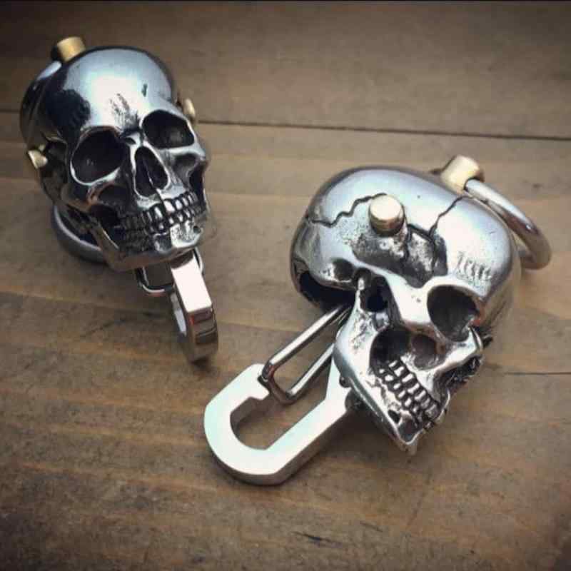 ジョニー・デップ愛用 ブルーベイヤー スカルキーネックレス JD