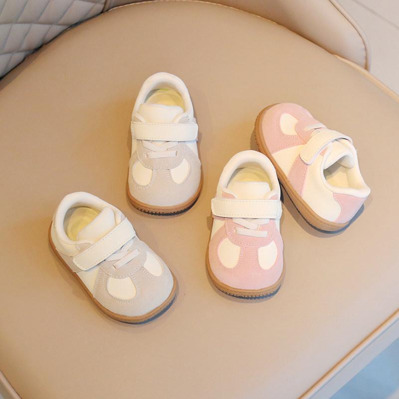 歩きやすい 速乾 着脱簡単 ベビー　シューズ　かわいい 男の子と 女の子 春の ベビー 幼児用 シューズ 軽量で 通気性の ある スポーツ 幼児向け 機能的な 靴 滑り止めの ソフト ソールの
