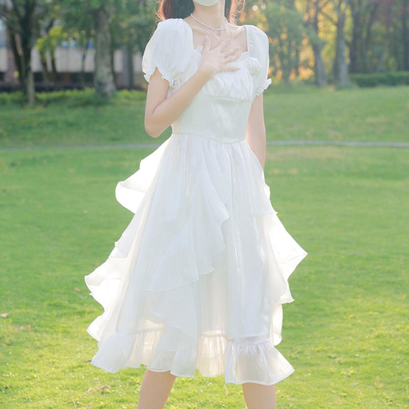レディース 衣装 ロング御召しもの 酉の方角シェイプ 女子らしい ひな型 夏 たまり場 立体御花 白いこと 口さかしい シフォン風 花柄 砂浜 御休み ゆったり 影ぼうし 成人女性らしい 膝下丈 冷やりとした 当たること冷感