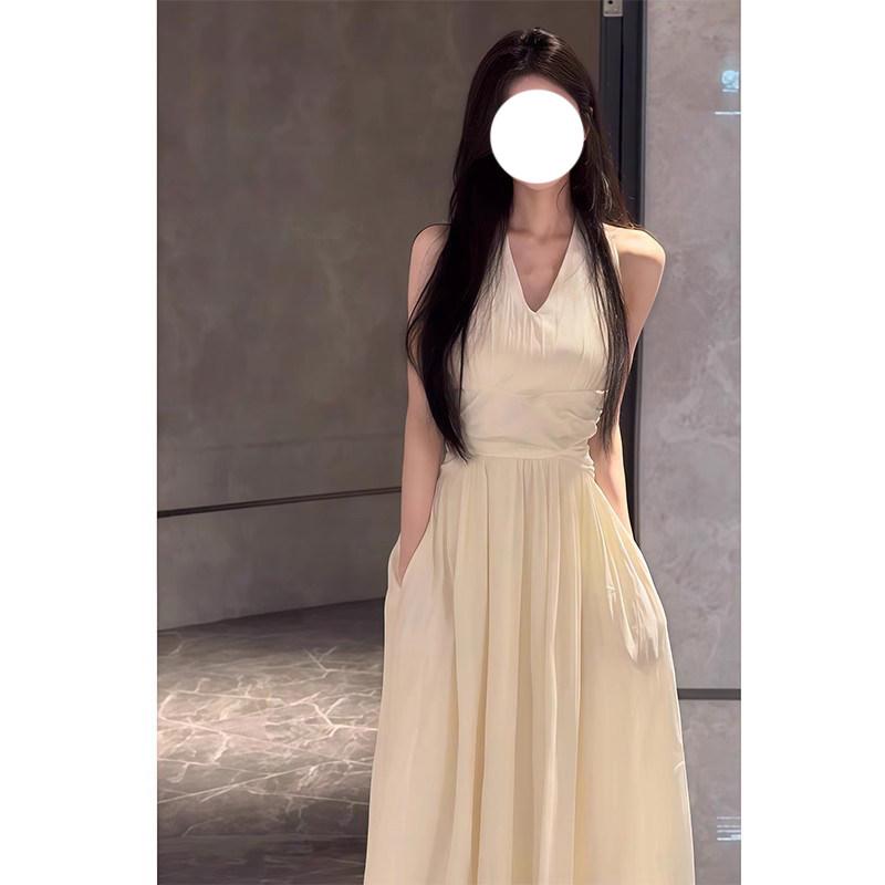 ワンピース レディース 春夏 Vネック ノースリーブ ホワイト サテン生地 ウエストシェイプ ロングドレス エレガント フィット スタイル マキシ丈 軽やか シルエット