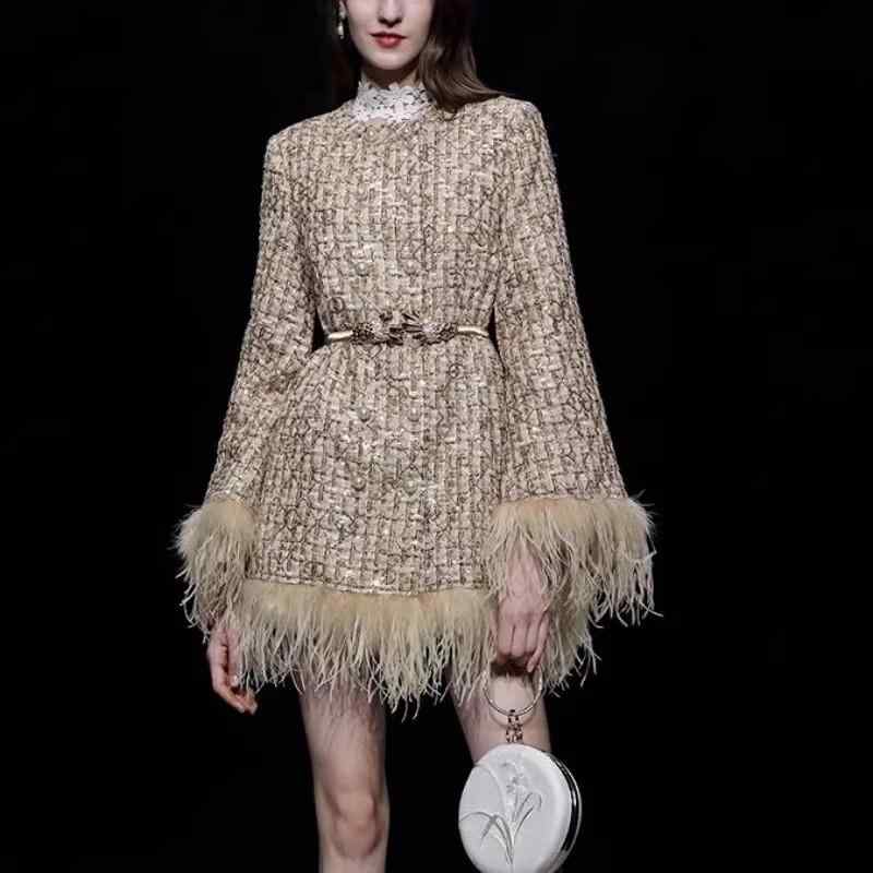 厚地の外套 レディース 秋冬 羊毛 毛織り 落ち込む うつり変わり 唐人笛袖 スパンコール か細い 相応う 生あたたかい 軽さ 窈窕たる 今めかしい ロング丈 膝丈 黒いこと 薄墨色 ベージュ 通い 普段使い
