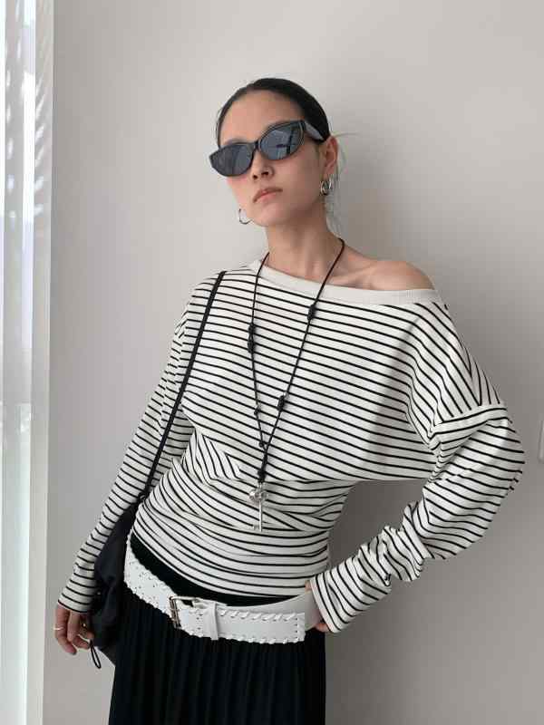 レディース 秋 ゆったり ワイド ストライプ 肩見せ 長袖 Tシャツ 配色 トップス カジュアル 普段使い リラックスフィット 4,497円