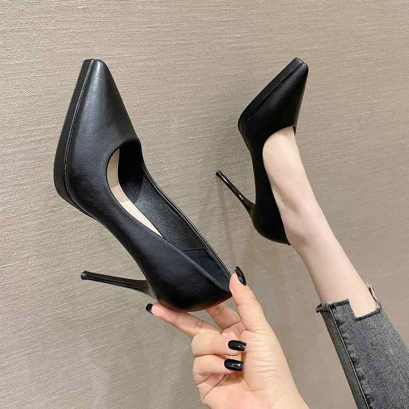 パンプス レディース 黒いこと 細踵 雨合羽 プラットホーム ポインテッドトゥ 厚底 執務室シューズ 通い用 商行為 今めかしい 雅びやか 座標自在 軽さ 伸縮性