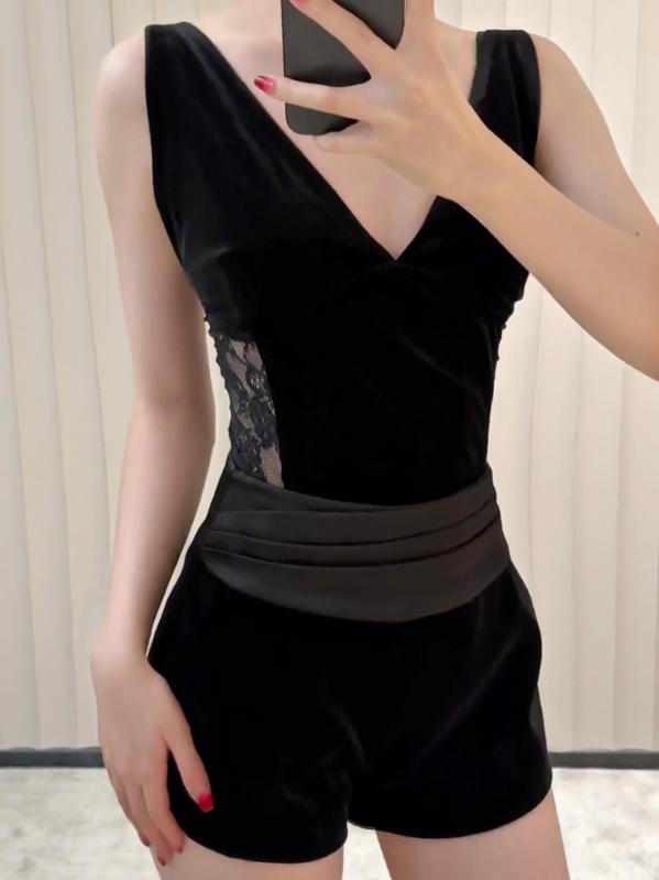 ショートパンツ レディース 秋冬 ブラック 伸縮性 プリーツ ウエスト 切り替え ベルベット Aライン スリム 細見え カジュアル 普段使い ストリート ファッション ソフト 素材 軽量 快適