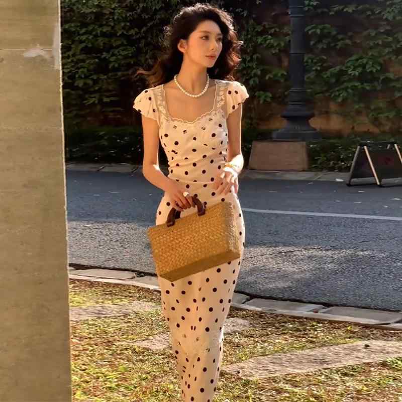 レディース ワンピース 夏 白 ポルカドット柄 フレンチスタイル かわいい ミニ丈 軽量 伸縮性 吸湿速乾 フェミニン 日常使い デート用|バランスケア 店