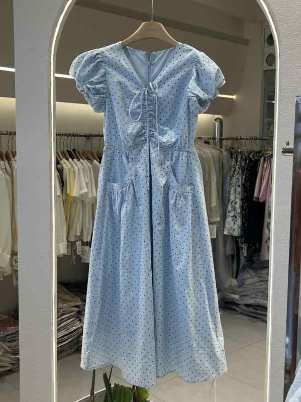 ワンピース レディース 春夏 ポルカドット柄 Vネック パフスリーブ ウエストイン ロング丈 スリムライン かわいい デザイン 軽量 伸縮性｜バランスケア　店