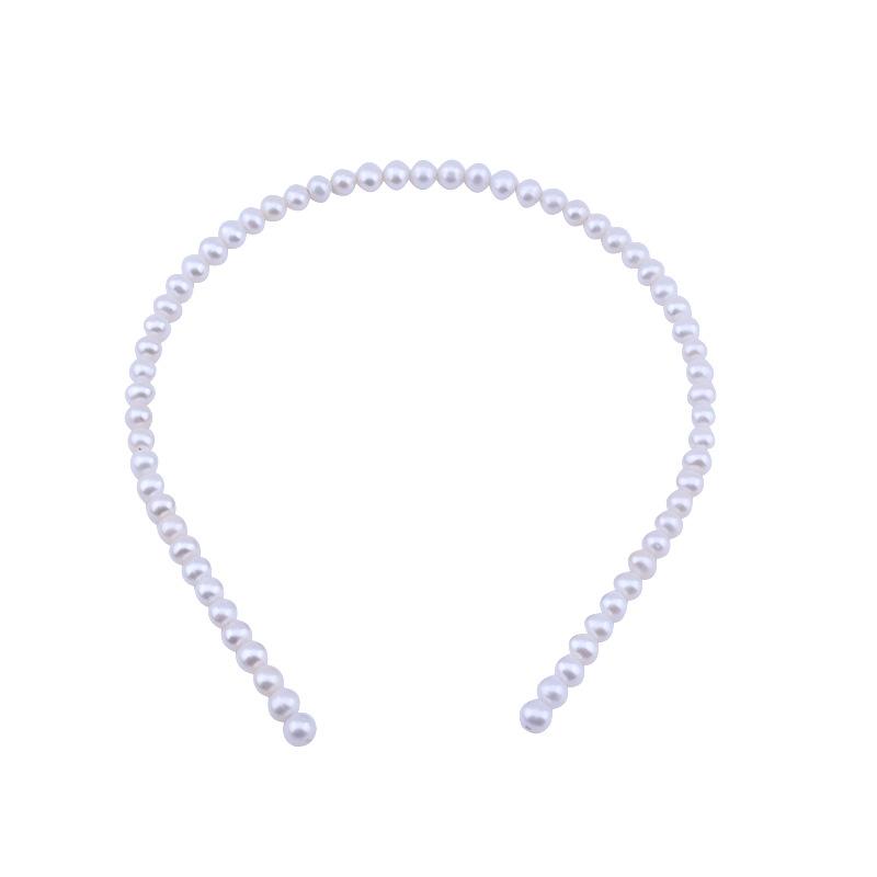 カチューシャ レディース ヘアアクセサリー 淡水パール ヘアバンド 太め 5-6mm 小粒 上品 おしゃれ かわいい 大人かわいい 髪飾り 髪留め 普段使い お呼ばれ 結婚式 パーティー 二次会 ヘアアレンジ まとめ髪 ヘッドドレス 華やか きれいめ エレ｜バランスケア　店