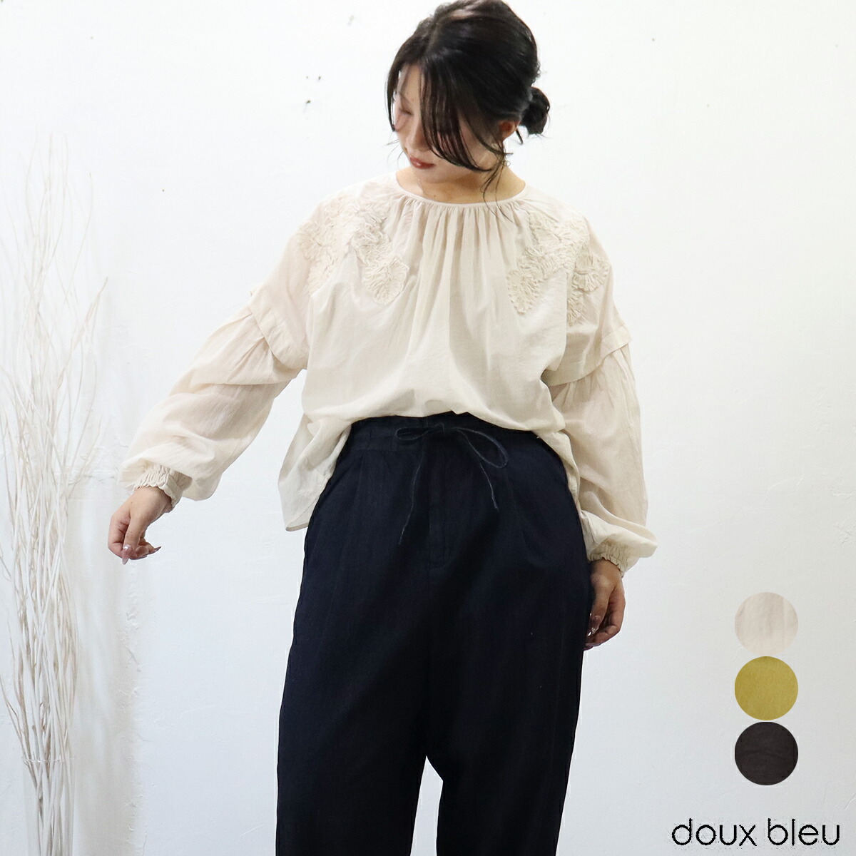【お得アイテム|30％オフセール】＜br /＞doux bleu (ドゥーブルー)ストリング刺繍ブラウス