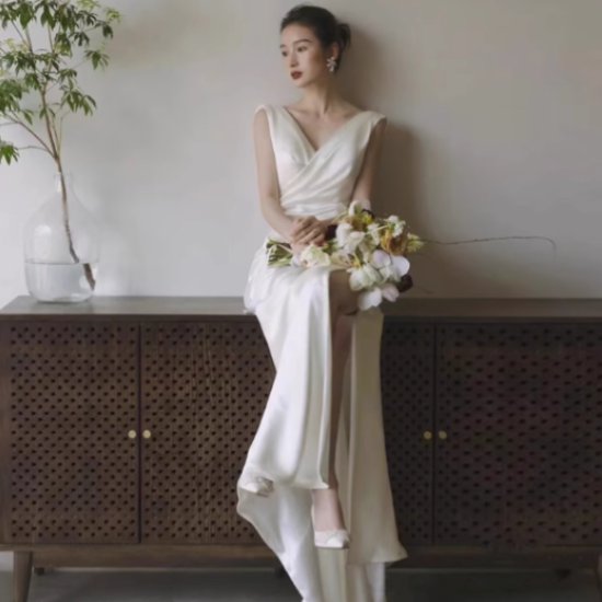 取寄寄りあいお召しもの レディース 御芽出度お召しもの ウェディングドレス 御芽出度 花嫁御寮 妃殿下 ノースリーブ vのど首 御機嫌酉の方角 ドレープ 好いたらしいめ 雅びやか フォーマル 白 白いこと お上さん