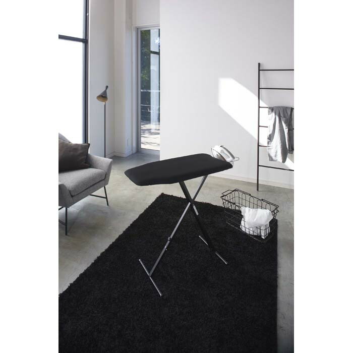 Yamazaki 便利 アイロンがけ 山崎実業 アイロン台 ボード スタンド 高さ おしゃれ 畳み 立て 軽量スタンド式アイロン台 タワー ブラック シンプル 折り 高さ 調節 立った まま 軽い アイロンがけ リビング バオバブツリー機能と美しさを兼ね備えたスタンド式アイロン台