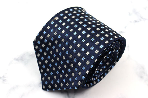 キートン Kiton セッテピエゲ イタリア高級スーツブランド 世界最高峰 ドット柄 スクエア