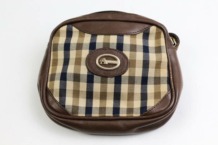 ほぼ未使用品 Aquascutum アクアスキュータム チェック柄ハンドバッグ ほぼ未使用品 Aquascutum アクアスキュータム チェック柄