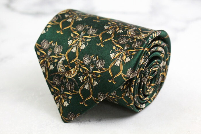 新品 希少カラー 抹茶グリーン Yves saint Laurent ネクタイ 新品 希少カラー 抹茶グリーン Yves saint Laurent ネクタイ