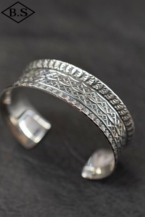 ANDY CADMAN シルバーバングル ナバホ インディアンジュエリー 楽天市場】【期間限定ポイント5倍】インディアンジュエリー