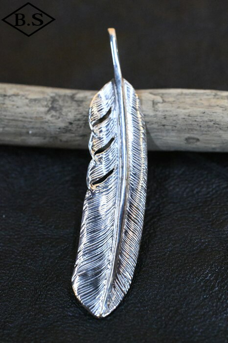 【美品】FIRST ARROW’S K18付 フェザー L P-002L FIRST ARROW's（ファーストアローズ） K18付 フェザー(L) ペンダント