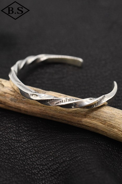 インディアンジュエリー INDIAN JEWELRY アクセサリー バングル FHB05-006 インゴット 両サイドツイステッド センターフラット|BarnStormer3号店
