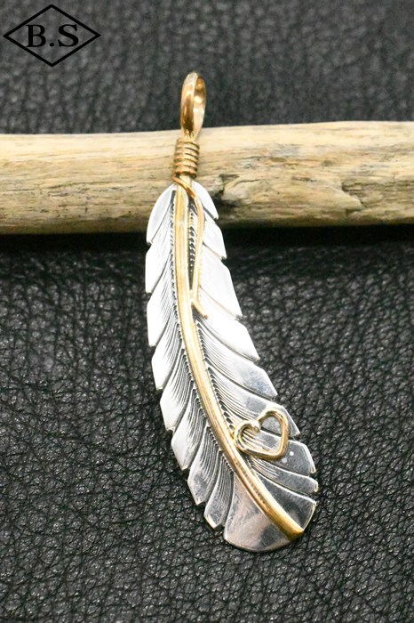 北米インディアン宝飾品 INDIAN JEWELRY 小物 シャンデリヤいの一番 F18-297 ナバホー族 Tanya Mace ターニャメイス 鷲鳥毛 消し印 ハート型